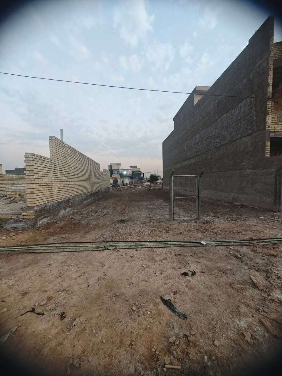 سلام عليكم جميعاً
(مكتب العهد للعقار)

قطعة ارض للبيع  طابو ملك صرف مفروزة وجاهزة في  بداية مربع ال(8000)  قريبة على (تبليط التراث وشارع 20 )مشمولة بلخدمات (ماء + كهرباء + مجاري )
🔴بيها اجازة بناء🔴
تكدر تسحب قرض مباشر
🔴🔴🔴🔴🔴 
رقم العقار(8076)
المقاطعة (3/10)
المساحة(100م)
السعر  (57) 
🔴🔴🔴🔴
للاستفسار تفضل خاص او اتصل 
*********** وتساب 
د.مصطفى.....
