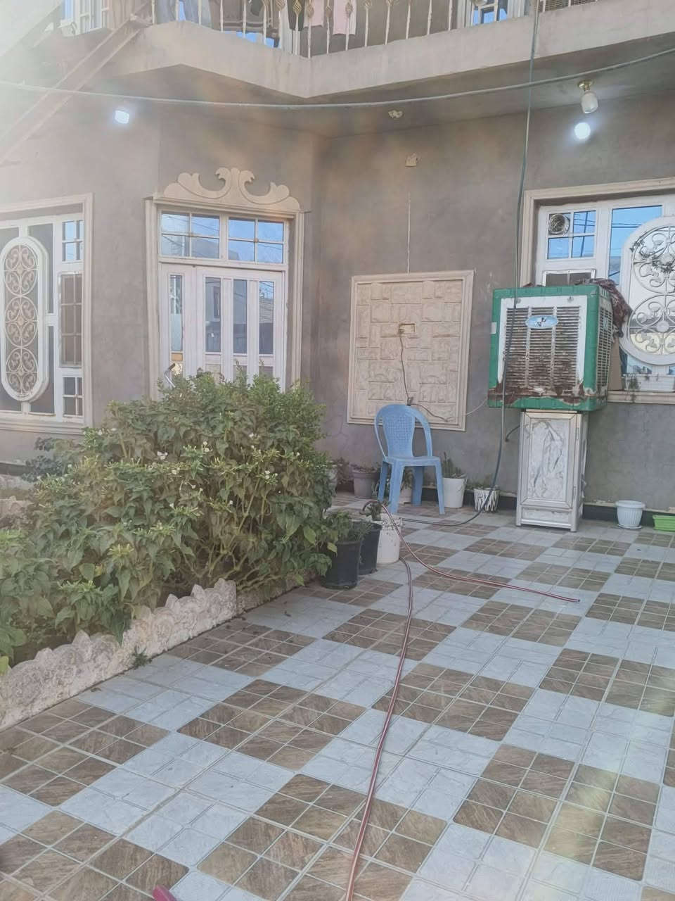 الكوت :
بيت مساحته 250م في حي الجامعه قرب المدرسه الصينيه الجديده طابقين الأول متكون من غرفتين وهول واستقبال ومطبخ وصحيات داخليه وخارجيه وحديقه وكراج والطابق الثاني متكون من غرفتين وهول عرض الشارع 12م خدمات متوفره بقية التفاصيل يم صاحبه السعر 210 مليون وبيه مجال .


**إذا كنت صاحب هذا الإعلان وتريد حذفه لأي سبب، رجاءا أرسل رسالة إلى الدعم الفني**