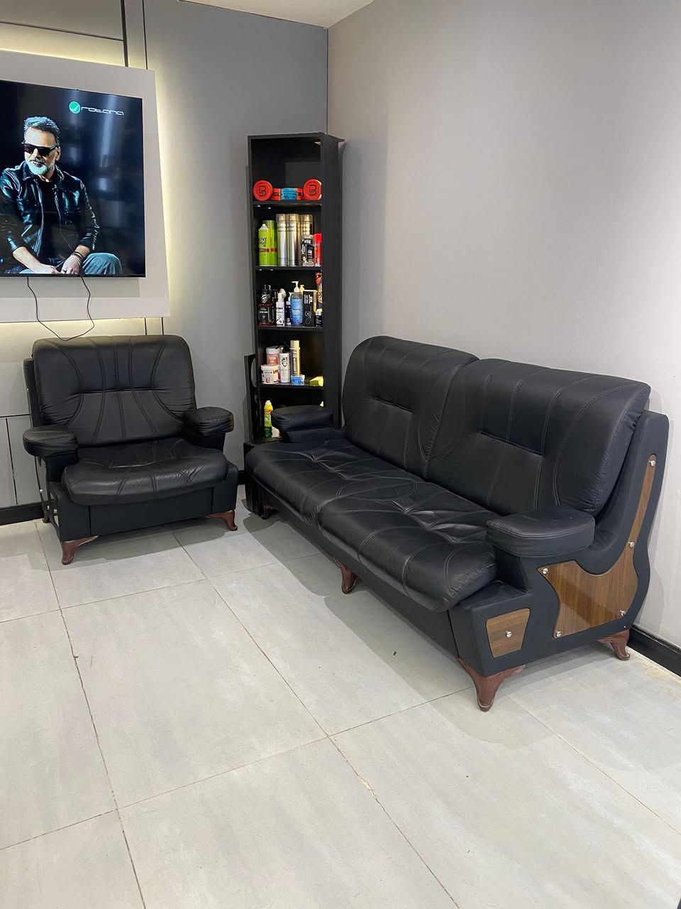 كراسي عدد ٦ وعرباين عدد ٦ وتخم كلهن جدد للبيع مكان منصور داودي أي تفاصيل عله خاص أبيع شلع


**إذا كنت صاحب هذا الإعلان وتريد حذفه لأي سبب، رجاءا أرسل رسالة إلى الدعم الفني**