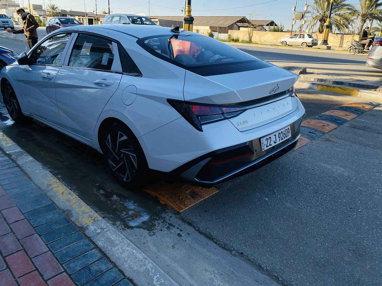 السلام عليكم للبيع هونداي النترة 2024 فول مواصفات واحد على واحد ماشيه 30 الف رقم اربيل وكاله مداور حاضر 
مكفوله عدى رصعه الباقي كفاله من بارد وصبغ وتبديل محرك 1500 دبل نوزل فتحة بصمه شاشه كامرة دوارة كشنات جلد جنطة ذكيه عند الاقتراب انارة ترحيب مري كهرباء سبير منازل وبعد بيه مواصفات هواي 
السعر 145 وبيه مجال 
مكانه كربلاء طويريج 
***********
