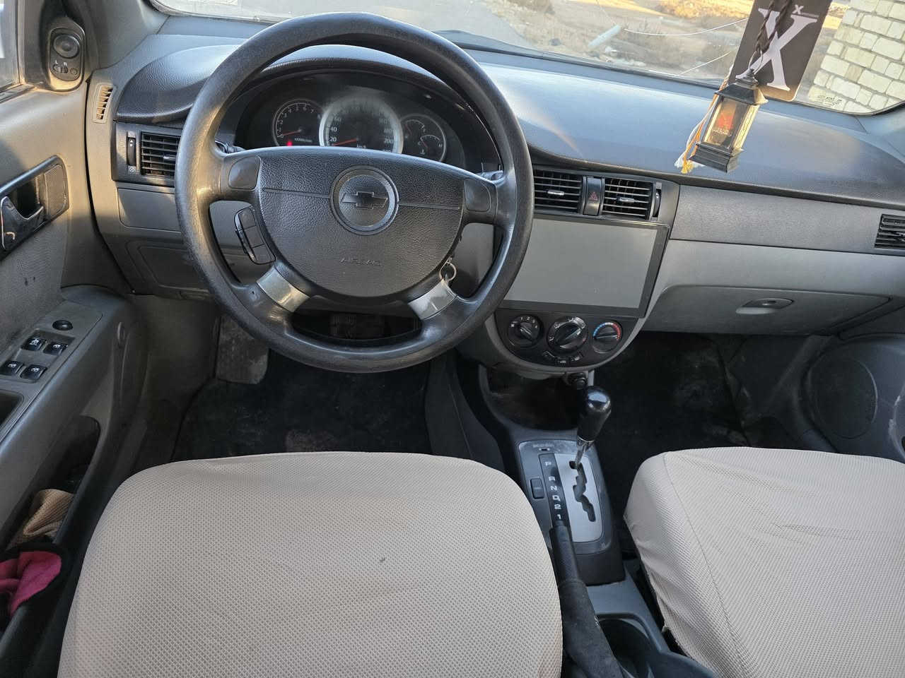 اوبترا موديل 2011 وارد خليجي مكينه اوكير وحداده اوتخم تاير مواصفات السياره معروفه تحكم استيرن شاشه كامره رقم بغداد تحويل مباشر السياره بيه قطعتين صبغ بدون اظرار داخليه السعر 75 بيه مجال بسيط للاستفسار *********** مكان السياره كربلاء اخوان غير متواجد على الفيس
