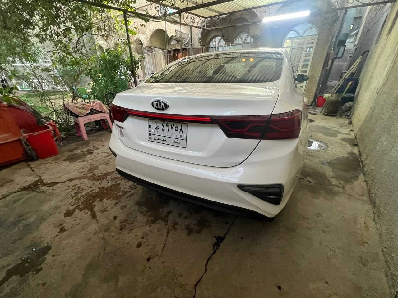 سلام عليكم
كيا سيراتو موديل 2019 خليجي السياره نظيفه ماشيه 105 قابل للزياده 

المواصفات 

المحرك 1600 تنفس طبيعي 

كامره خلفيه 

مري شفط

تبريد قطعتين

شاشه كبيره تدعم ابل كار بلي اندرويد اوتو 

تبريد ثلج ❄️ 

لايتات LED خلفيه

السياره نظيفه استخدام داخل المدينه و بيها رصعات موضحه بالصور و السونار 

السعر ١٣٥ و بيها مجال للشراي

للاتصال عله صاحبة السيارة

***********
