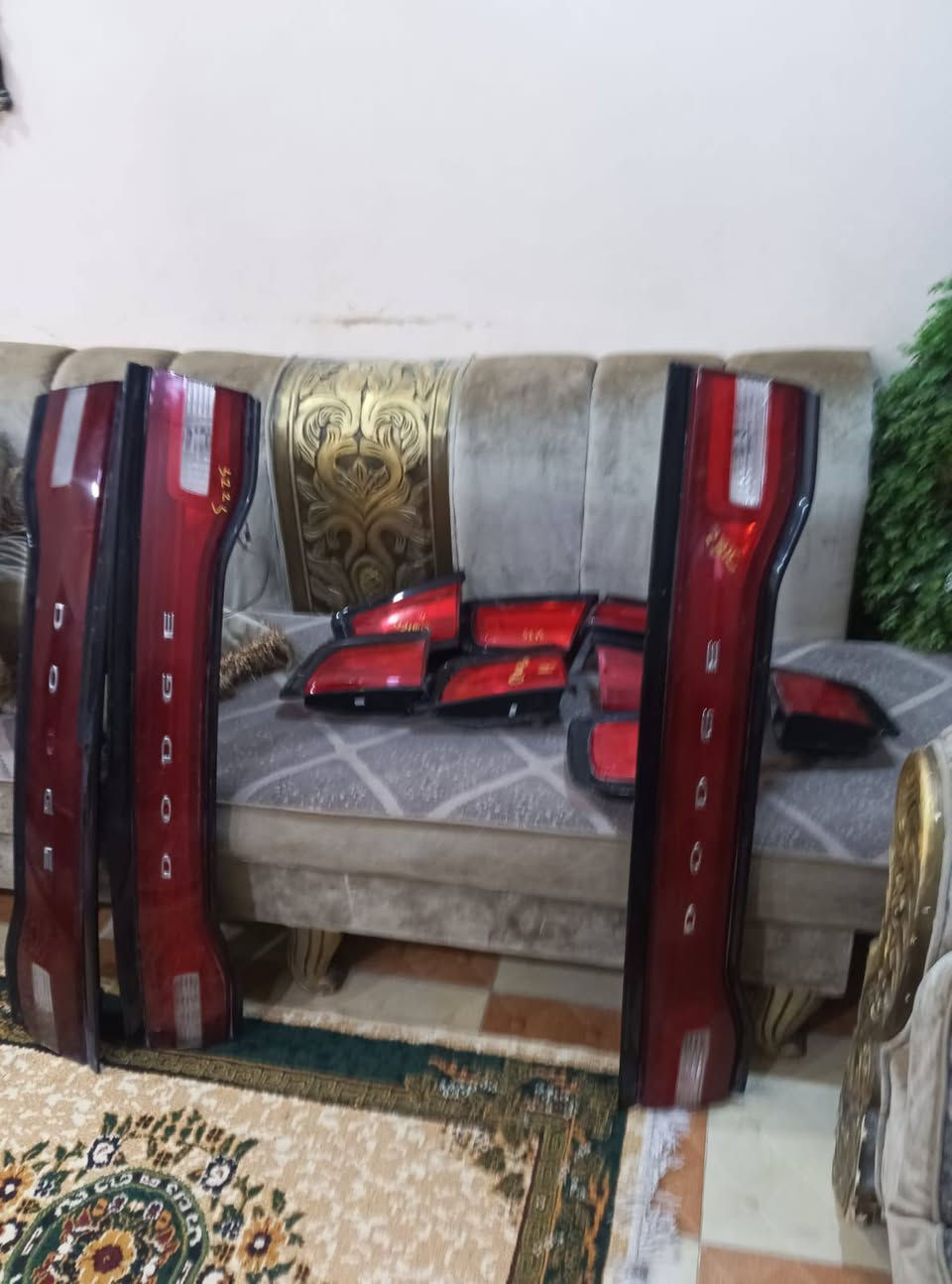 السلام عليكم عندي ادوات احتياطية جديدة وتفصيخ جارجر وأوباما كلشي موجود عدنا محل عزلناه ونريد نبيع الغراض وأسعار مناسبة مكانهم بالبصرة  ***********
