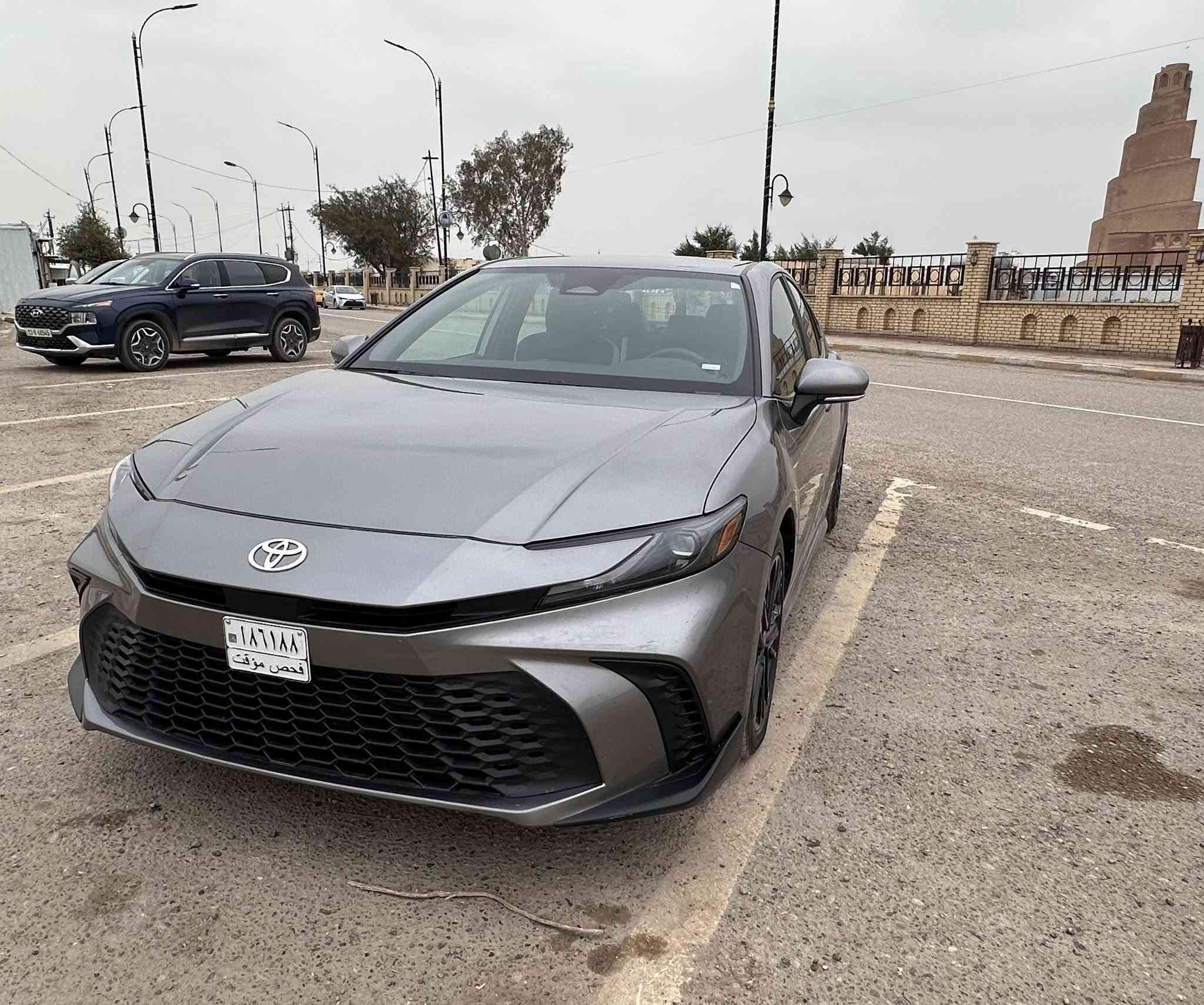 السلام عليكم
للبيع كامري موديل 2025 SE 
مواصفات كشنات جلد + كشنات تحكم كهرباء 
بصمه + أربعة أنظمة قيادة ECO + Normal + Sport + EV
ضرر خلفي قطعتين صبغ باب جنطه و الجاملغ الخلفي اليمين 
وجاملغ جهة السايق معدل على البارد 
السياره حلوه ونظيفه ومو ناقصها اي شي 
العنوان .. (سامراء) 
السعر .. 208$ 
رقم الهاتف .. *********** 
رقم الشاصي .. 4T1DAACK9SU547762
