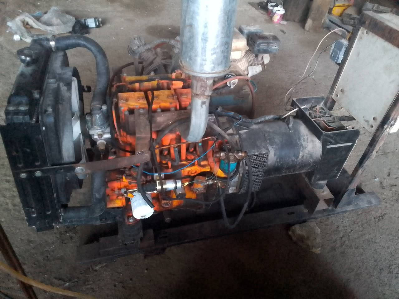 السلام عليكم مولد كابوته 1105 - 7 كيفي ومولد لستر بتر 13 كيفي ومحرك(13KV) كابوته4 بستم ومحركات ينمر ثلاثه بستم واثنين بستم ومحركات سكاي ثلاثه بستم ورؤس توليد 15 كيفي ثري فيز  للبيع العنوان الصويره للاستفسار اتصال على الرقم  التالي: 6225965 0780 /***********
