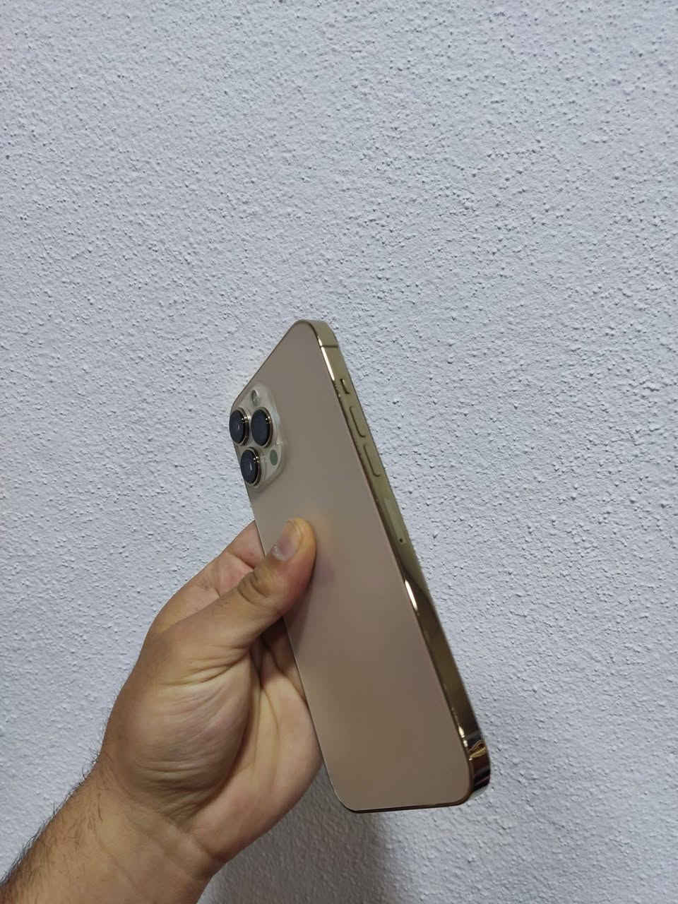 ​للبيع: iPhone 13 Pro Max
الذاكرة: 256 جيجابايت.

​صحة البطارية: 84%.

نموذج M

​الحالة: الجهاز نظيف جداً كما موضح في الصور

​ضمان اسبوع فحص

​السعر: [740]

للتواصل: [***********]
