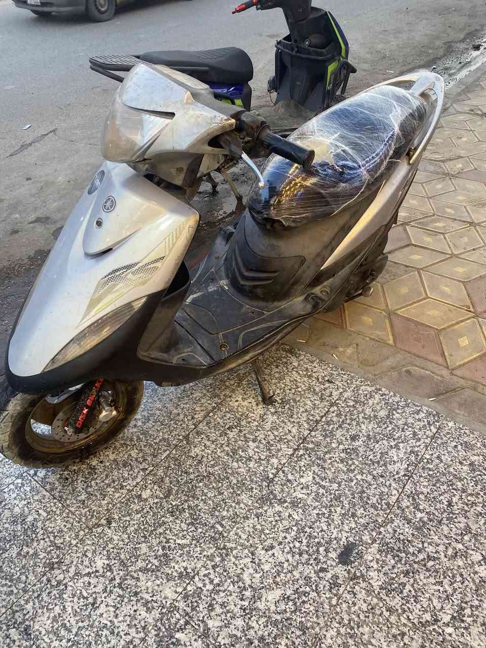 السلام عليكم ماكس نضيفه.  الدراجه. نقصها. لايت. ***********.  650. وبيها. مجال حك الجيه
