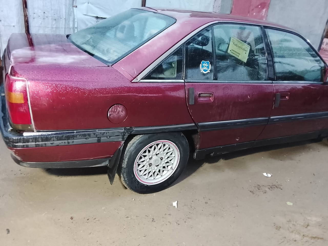 سلام عليكم من رخصه مدير الكروب لبيع سياره اوبل اوميكه 93سياره معمره جديد محرك 20كير  عادي مصبوغ 4قطع تانته مصيجه محرك وكير وصدر جديد سنويه باقيله شهر وتصقط تحويل مباشر تخم تاير ويل كب سعر 30 وبيه مجال بصيط العنوان الفلوجة النساف قرب جسر البعلوان استفسار الهاتف ***********
