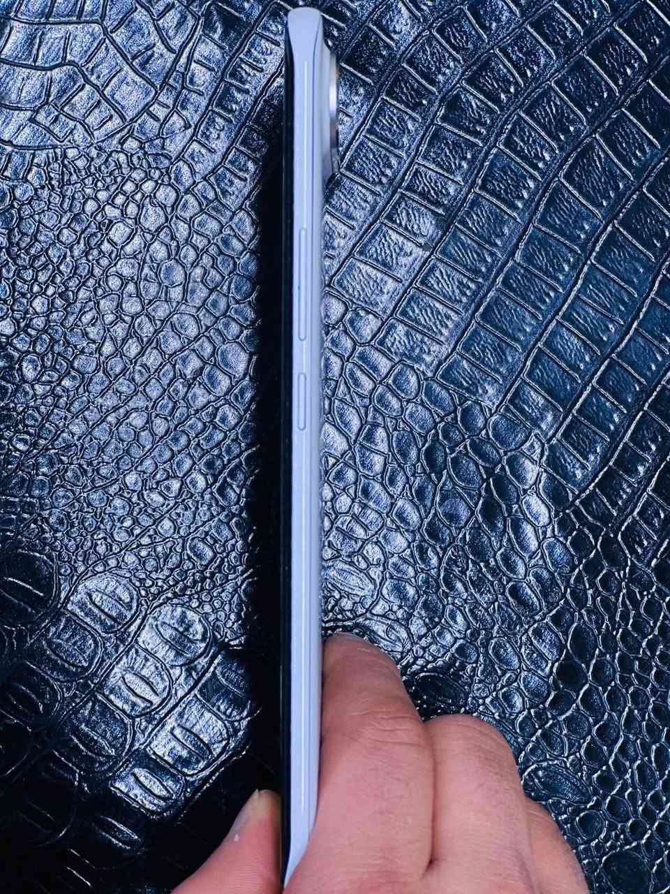 جهاز مستخدم سبوع نضافته 100
اذكره 256
بوبجي 60
رام 8+8
قراضه كامله 
سعر 265الف 
رقم مبايل ***********
