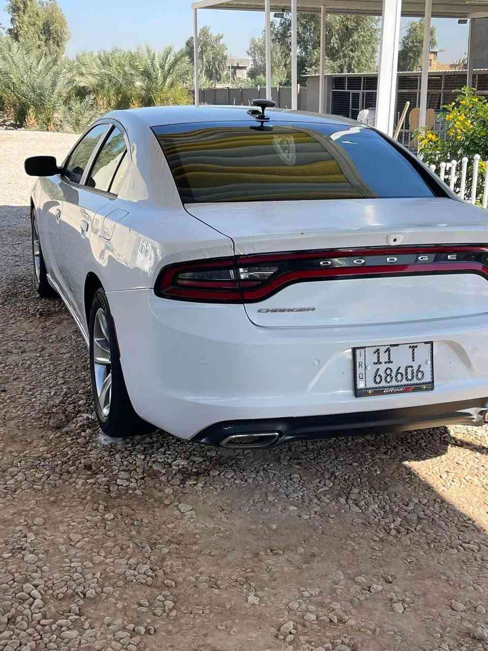 السلام عليكم  للبيع فقط جارجر موديل ٢٠١٦ وارد امريكي بدون حادث فقط كلير في الجاملغ الامامي جهه السايق ابدون ارباك وبدون دواخل وبيهه بارد في باب السايق بلحافه اصبعين والباب الخلفي عكس السايق هم اصبعين بارد واضحات بلصوره السياره جاهزه كير جديد صالي يومين شاده بعده بلضمان وحداديه جديده اكسل جديد مكينه جديده يعني جاهزه للاخير باسمي امداور ثاني يوم  
 السعر 195 $ التواصل على الرقم ***********
