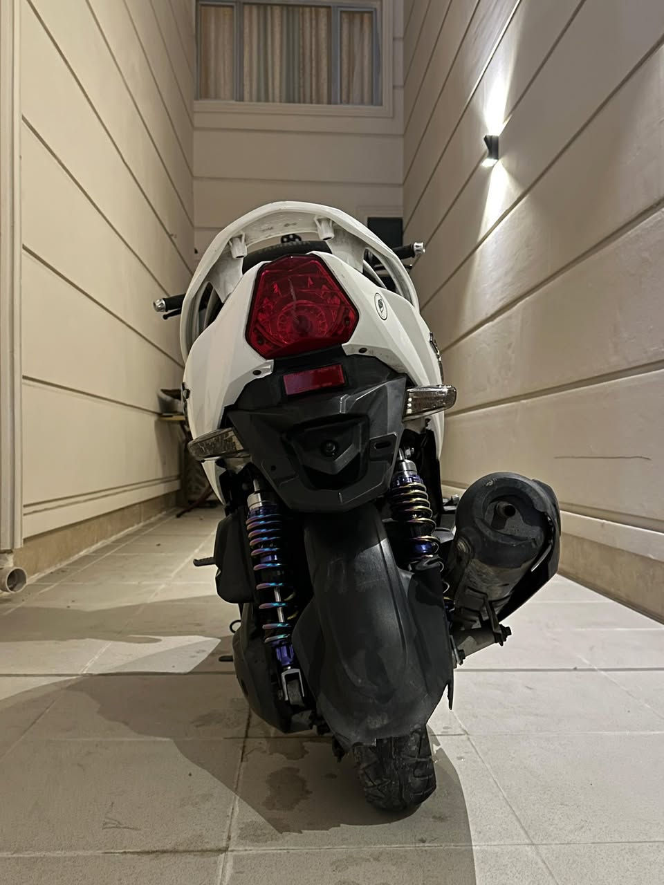 السلام عليكم دراجه جي تي آر للبيع  دراجه بلاديه نضيفه صارلها شهرين ونص نازله من الرمبه الدراجه كلها بلاديه ماعده الدبلات الخلفيه رياضي سبع ألوان والتبدل الجماليه والقديمات موجودات مكفوله مابيها نقص برغي السعر خاص على هاذه الرقم ***********
