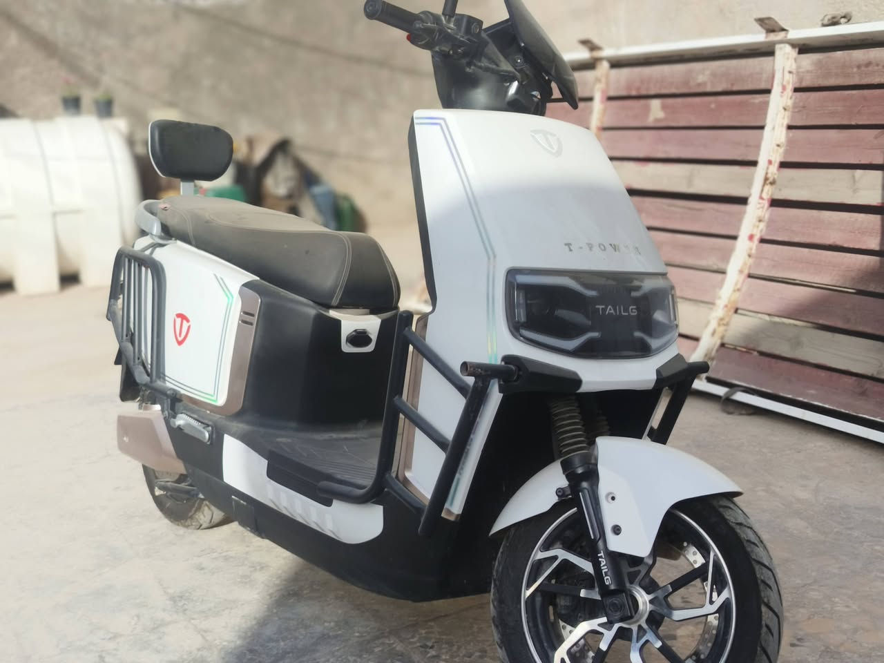 دراجة شحن
للبيع دراجة شحن بحالة ممتازة 👌
نظيفة جداً ، تحمّل وزن عالي بدون مشاكل.
اقتصادية ومناسبة للتوصيل أو العمل اليومي.
✔️ مكفولة من الأعطال
✔️ ما بيها حادث
✔️ جاهزة للعمل فورا
السعر قابل للنقاش للجادين فقط.
📍 النجف 
📞 للتواصل اترك تعليق


**إذا كنت صاحب هذا الإعلان وتريد حذفه لأي سبب، رجاءا أرسل رسالة إلى الدعم الفني**