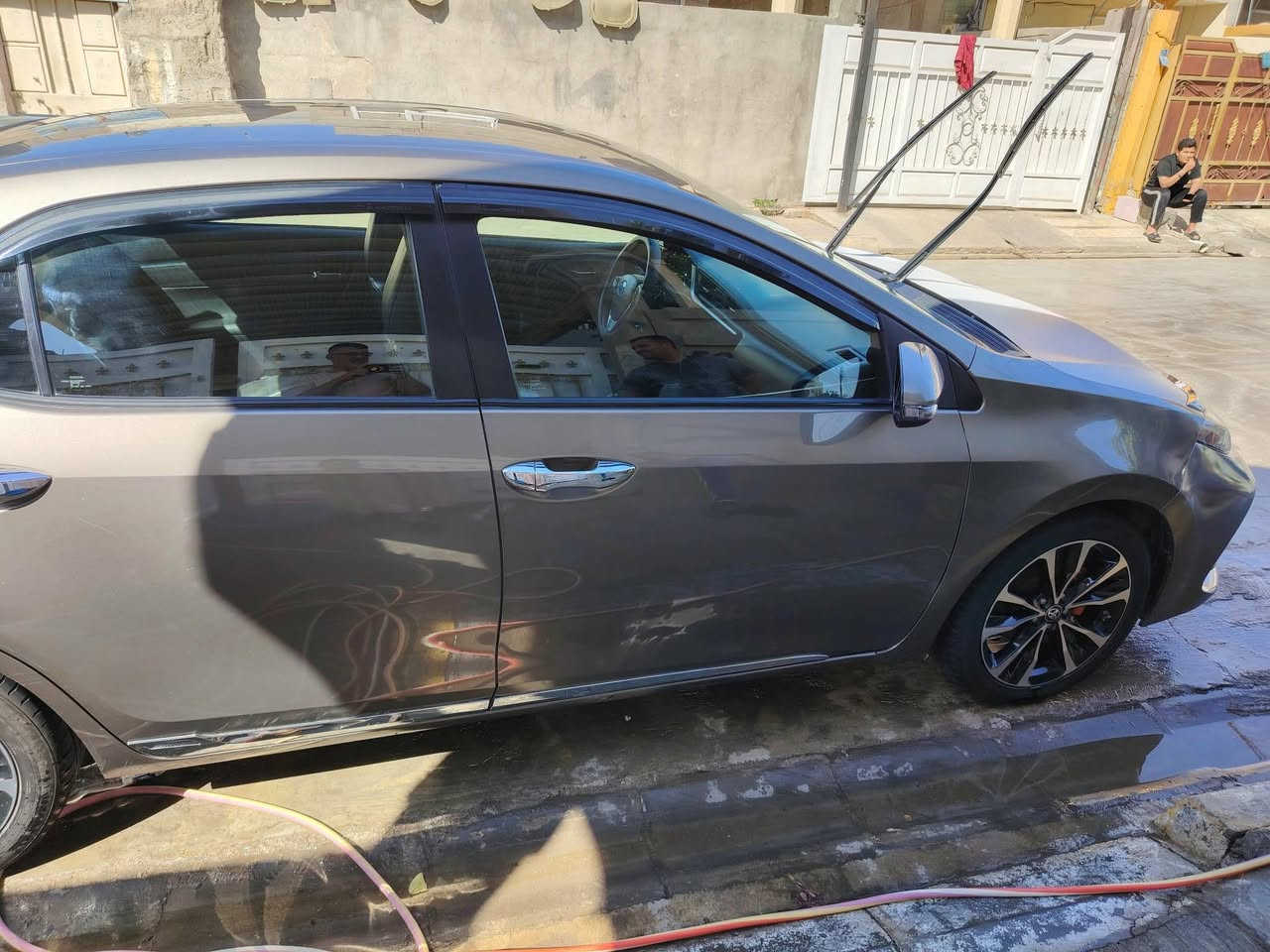 سلام عليكم للبيع كورله ٢٠١٨ se رقم سنويه لل٢٨ سياره نظيفه بشرط مواصفات اس معروفه تحكم وشفتات وباقي الموصفات المعروفه سنويه بسمنه ماشيا ١٠٧
هذا رقمي *********** السونار موجود بالصور بيها قطعتين جامرلغ وبونيد بدون دواخل
