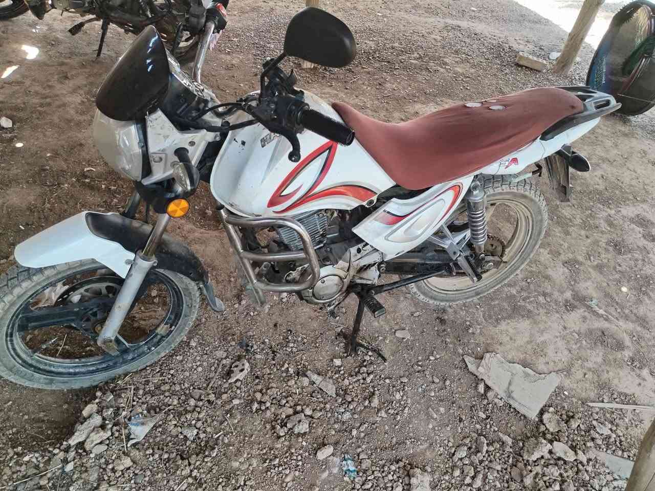 السلام عليكم موتور سنك للبيع موديل
 16 محرك 150 ما في اي نقص سعر 600
 الشراي تواصل على هذا الرقم
***********
