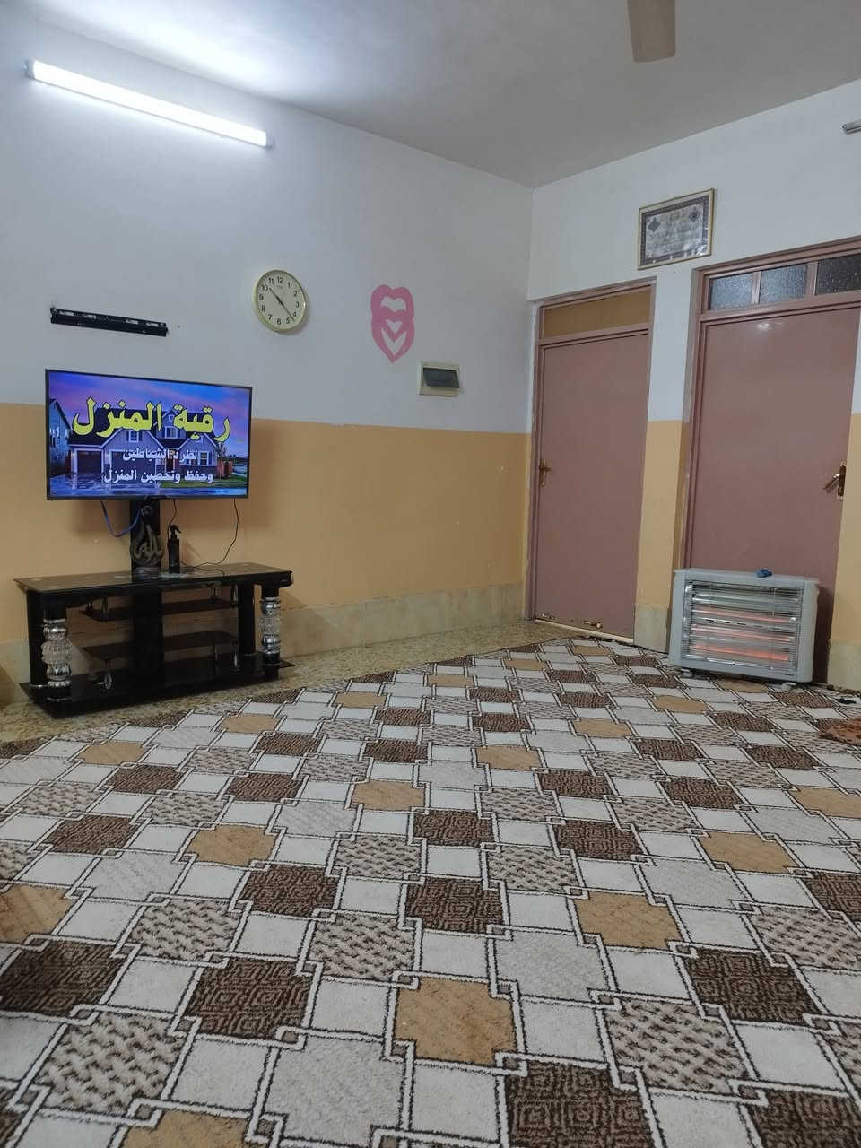 السلام عليكم يوجد بيتين للبيع في منطقة بادوش العليا الاتصال على الارقام الظاهرة في الصورة ***********
