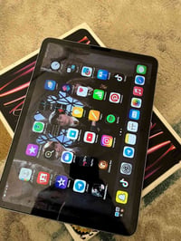 آيباد برو M2 • ١٢٨ • نظافه ٩٩