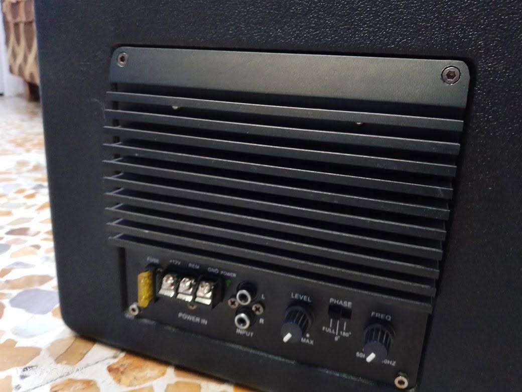 سلام عليكم اخوان مضخم للبيع شرط بعدو بل جيس صوتو دمعة صافي شرط طبه نوعيتو pioneer الياباني للاستفسار الاتصال على ***********
