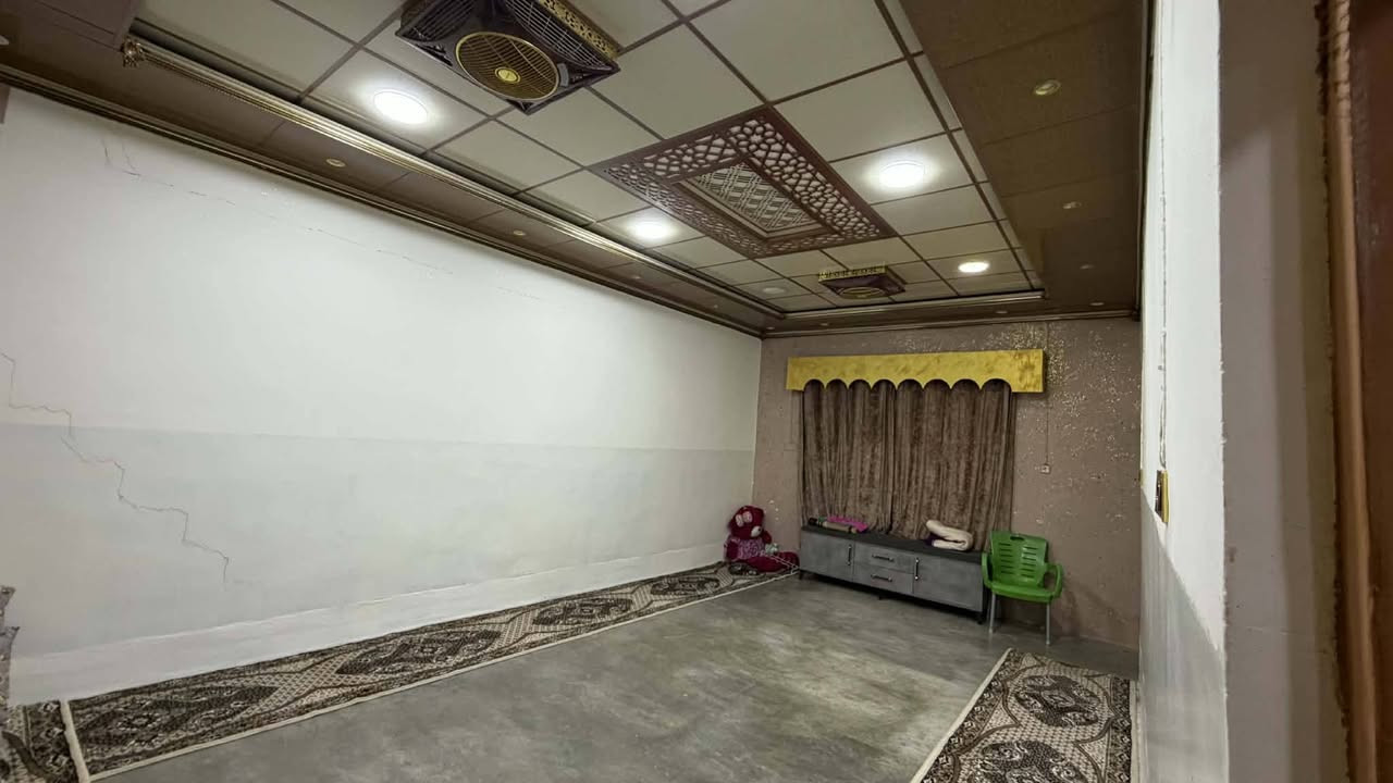 السلام عليكم
بيت للبيع / طابو صرف 23
حي اليرموك
شارع عيادة الدكتور صبحي
المساحة 200 متر مربع

للاستفسار
الاتصال على / ***********
