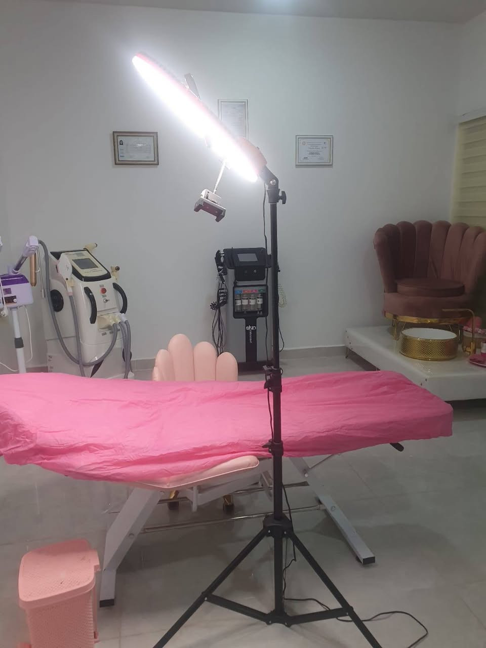 غراض صالون كامله استخدام كم شهر للبيع كلهن شلعه اجهزة كلها حديثه


**إذا كنت صاحب هذا الإعلان وتريد حذفه لأي سبب، رجاءا أرسل رسالة إلى الدعم الفني**