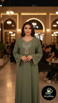 ملابس • للبيع • مستعملة