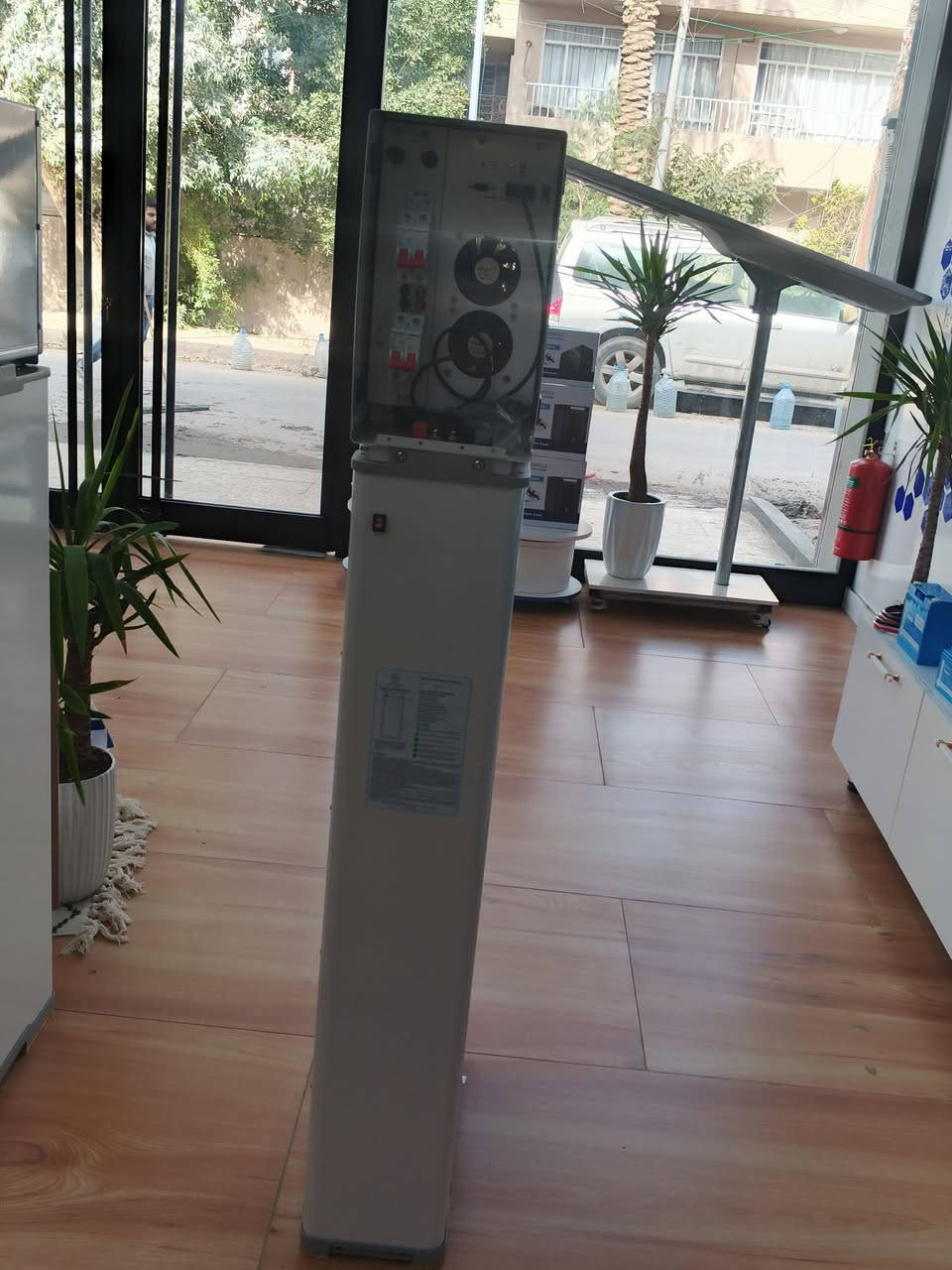 السلام عليكم
محطة عبارة عن بطارية +أنفيرتر 
6kw +15kw
سهلة الربط متاخذ منك مكان والاهم من هذا تنطيك كفاءة عالية 93% وامبيرية مستقرة وسعرها جدا مناسب تكدر تنصب وياها الواح 
صورتها من داخل معرضنا 
الوكالة الفنلندية للطاقة الشمسية EcoShield  
موقعنا شارع الصناعة


**إذا كنت صاحب هذا الإعلان وتريد حذفه لأي سبب، رجاءا أرسل رسالة إلى الدعم الفني**