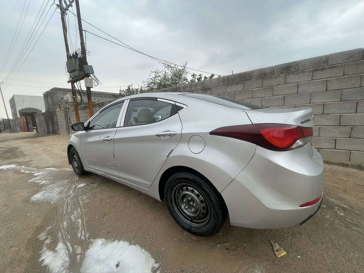 النتراء 15 خليجي محرك 1600 كير محرك كفاله منضومه تبريد جديده توني شادها تخم تاير توني شاد دسكات تخم اصلي جاهزه للاخير بيها رشات صبغ بدون ضربه 98 رقمي ***********
