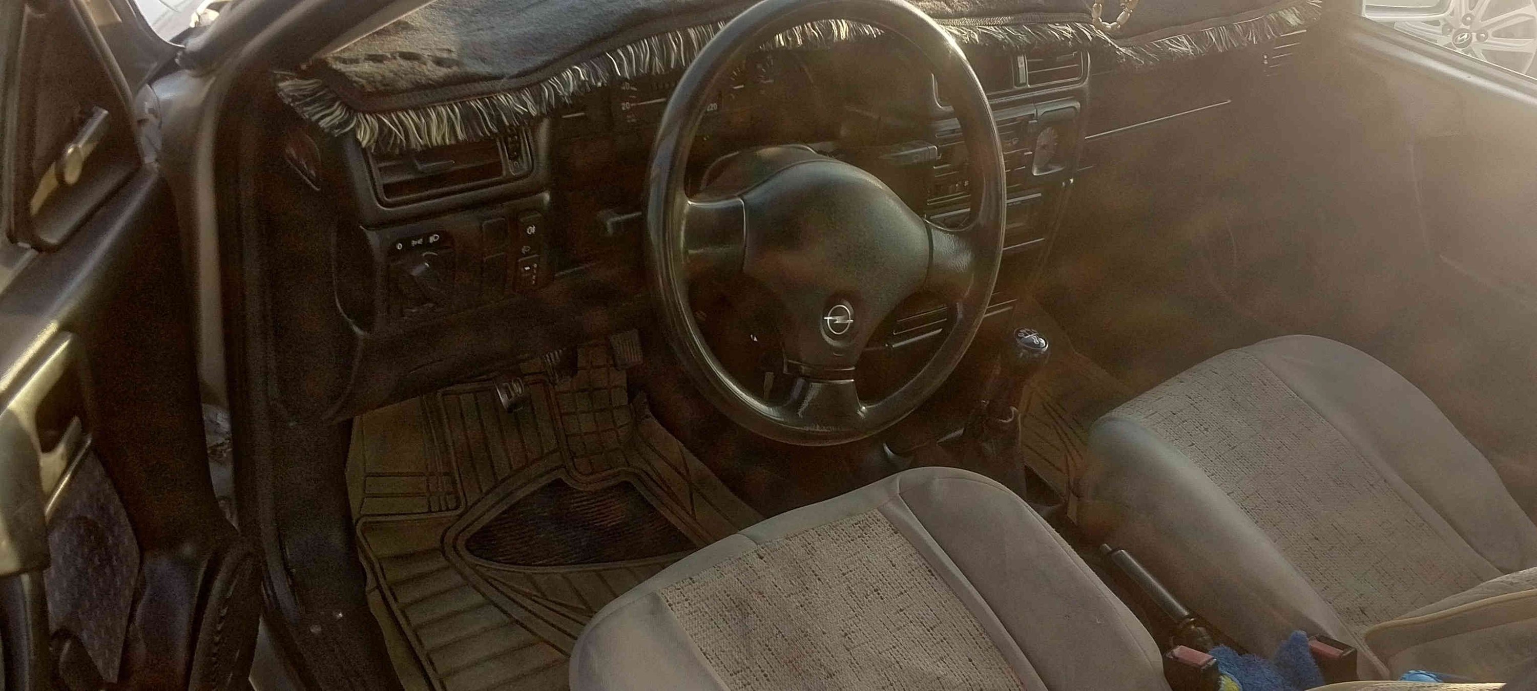 السلام عليكم اوبل فكتره صبغ جماليه بدون ضربه شرط كلها علبلاد محرك 600سعر44قفل عنوان  ديالى قضاء الخالص موديل 92...***********...موديل 92
