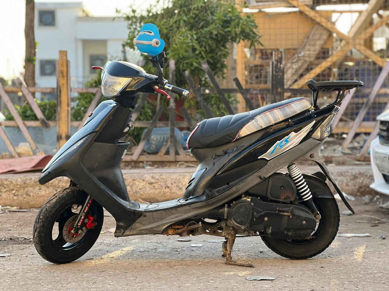 سلام عليكم ماكس عدلة 49 للبيع
كفالة عامة من الفتح 

فقط سلف تجاري وكفر تجاري 

وكفرها لبلادي موجود بس مصبوغ ازرك وشرط ختم واحد وي المكينة 

بيهة تزويد خفيف موضح بصور

جيب الف فيتر وتعال ترايك للبطحة شرط

عنواني البصرة الجنينة

الصور تحجي وصورها بالرمبة كدامكم

*********** 
خابر وتدلل
