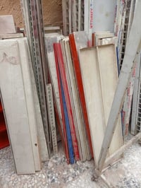 غراض للبيع رفوف قطعتين 30 جداري مع ملحقاتهن وخانات كرزات ورفوف بي بي س...