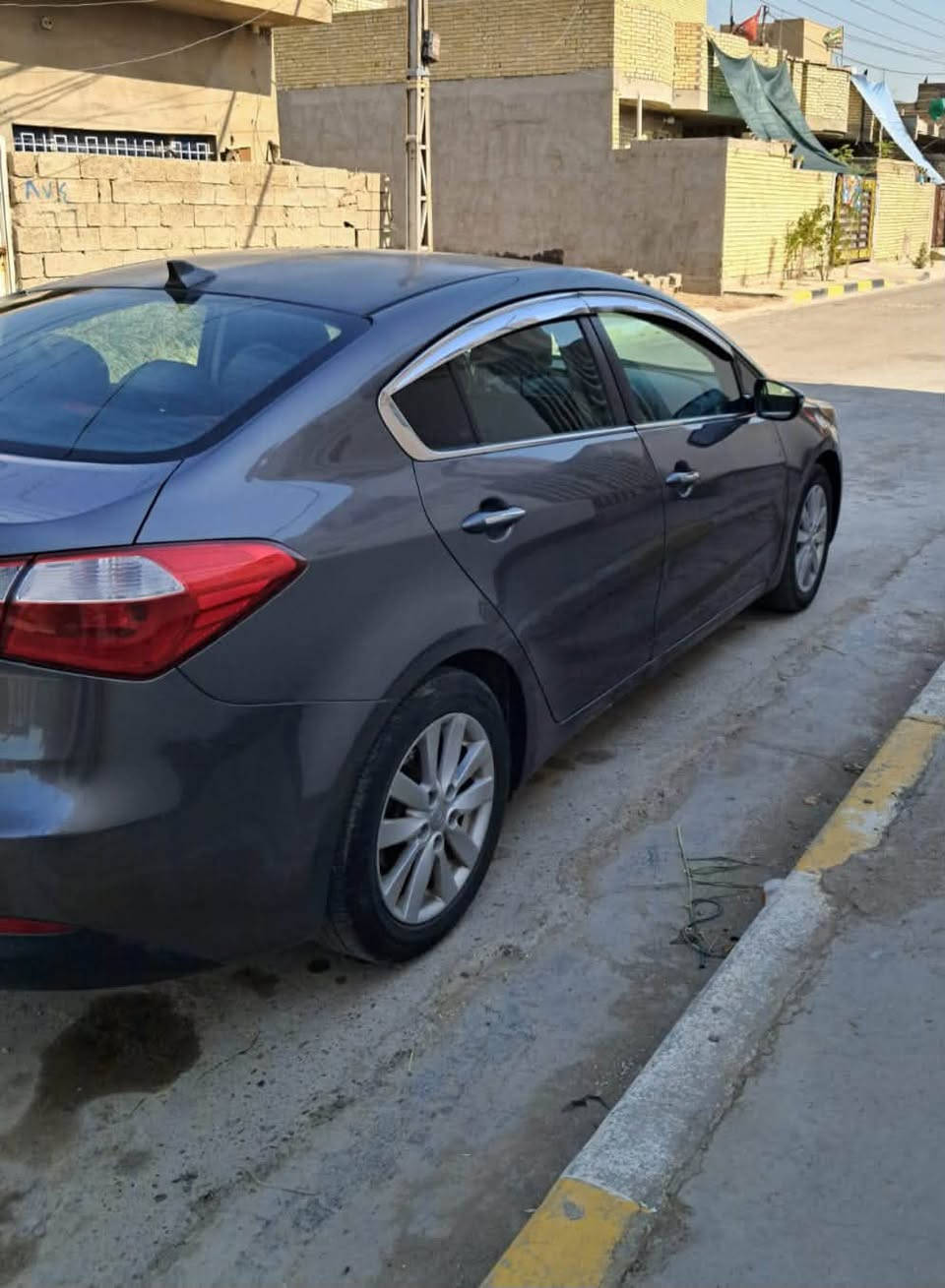سلام عليكم سياره للبيع.   كيا فورتي موديل ١٤.   رقم بغداد بسمي حادثه قطعتين سونار بل منشور تبريد ثلج وارد امريكي          محرك جتي أي   ٢٠٠٠.         ***********
