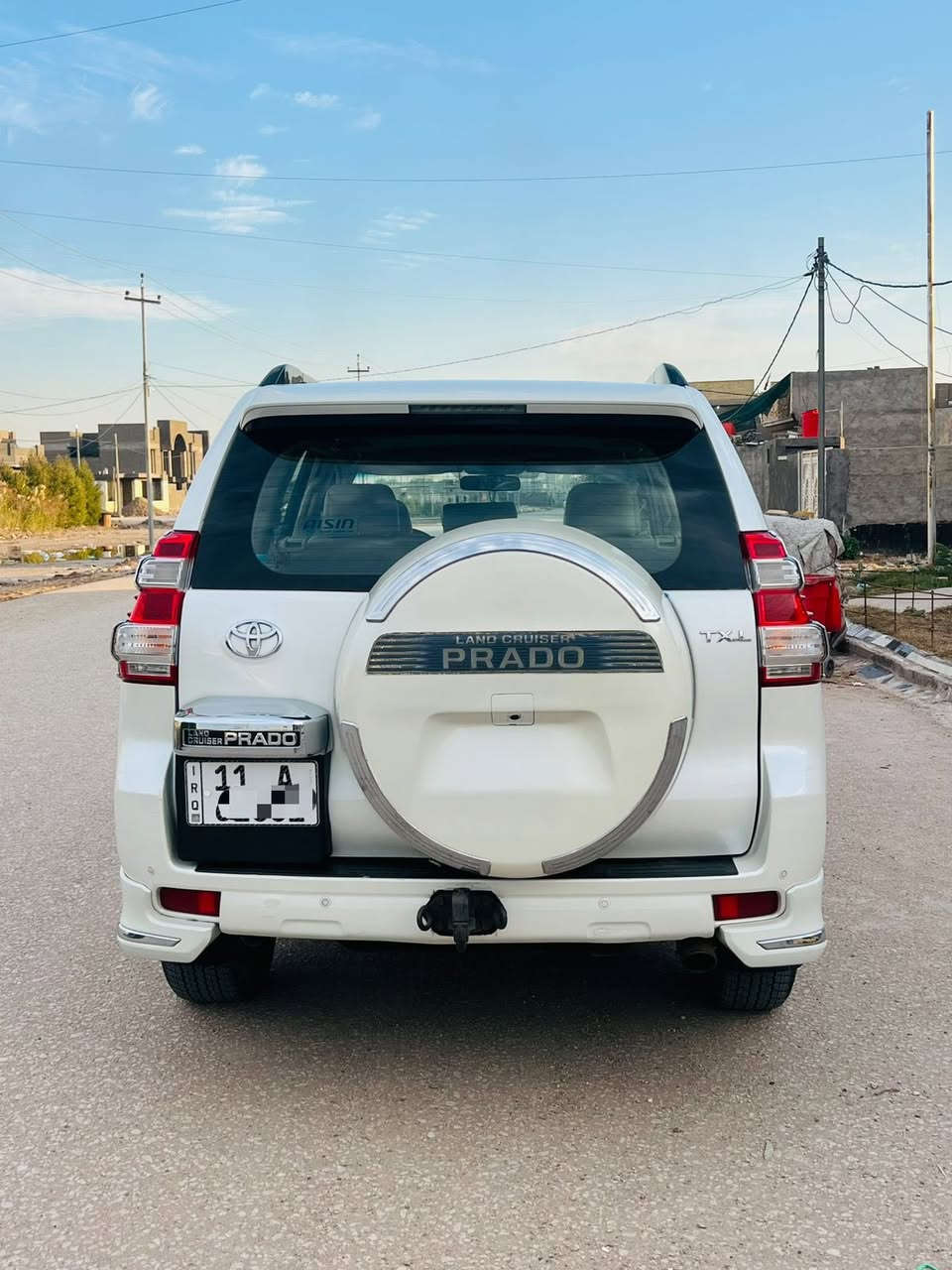 سلام عليكم

تيوتا برادو 2013 محدثة2017 كويتية دبل تانكي
رقم بغداد الجديد بسمي 

السياره مكفوله كفاله عامه من الضربة و الصبغ والتبديل 

المواصفات 🥇🥇🥇🥇

 6 سلندر 

⬅️دفع رباعي فور ويل

⬅️ فتحة سقف ( سلايت) 

⬅️ دشبول صاج لكزز 

⬅️ نظام مانع للانزلاق و النظام المساعد على نزول المنحدرات 

⬅️ بصمة تشغيل

⬅️ دخول ذكي

⬅️ مثبت سرعة

⬅️ تحكم دركسون

⬅️ شاشة ملاحة باللمس

⬅️ كاميرا خلفية 

⬅️ بلوتوث

⬅️ مشغل CD

⬅️ منفذ AUX & USB

⬅️ مقاعد جلد بيجي 

⬅️ مرايا شفط

⬅️ اشارات بالمرآة

⬅️ كشافات ضباب

⬅️ فرامل مانع للانزلاق

⬅️ حساس  خلفي

ماشيه 117الف حقيقي 
 وبيها مواصفات بعد اهواي السيارة خير من الله وبلعافية على الياخذها استخدام شخصي صارله 8سنوات عندي 
السعر ٢٨٥مع المجال 

للاستفسار 
***********
