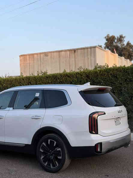 السلام عليكم
كيا تلورايد 2023 
فول مواصفات SX 
حادثها جاملغ وبنيد فقط بدون دواخل 
داخل ابيض 
السعر 295 ورقه بدون رقم تترقم جميع المحافظات 
للاستفسار ***********
