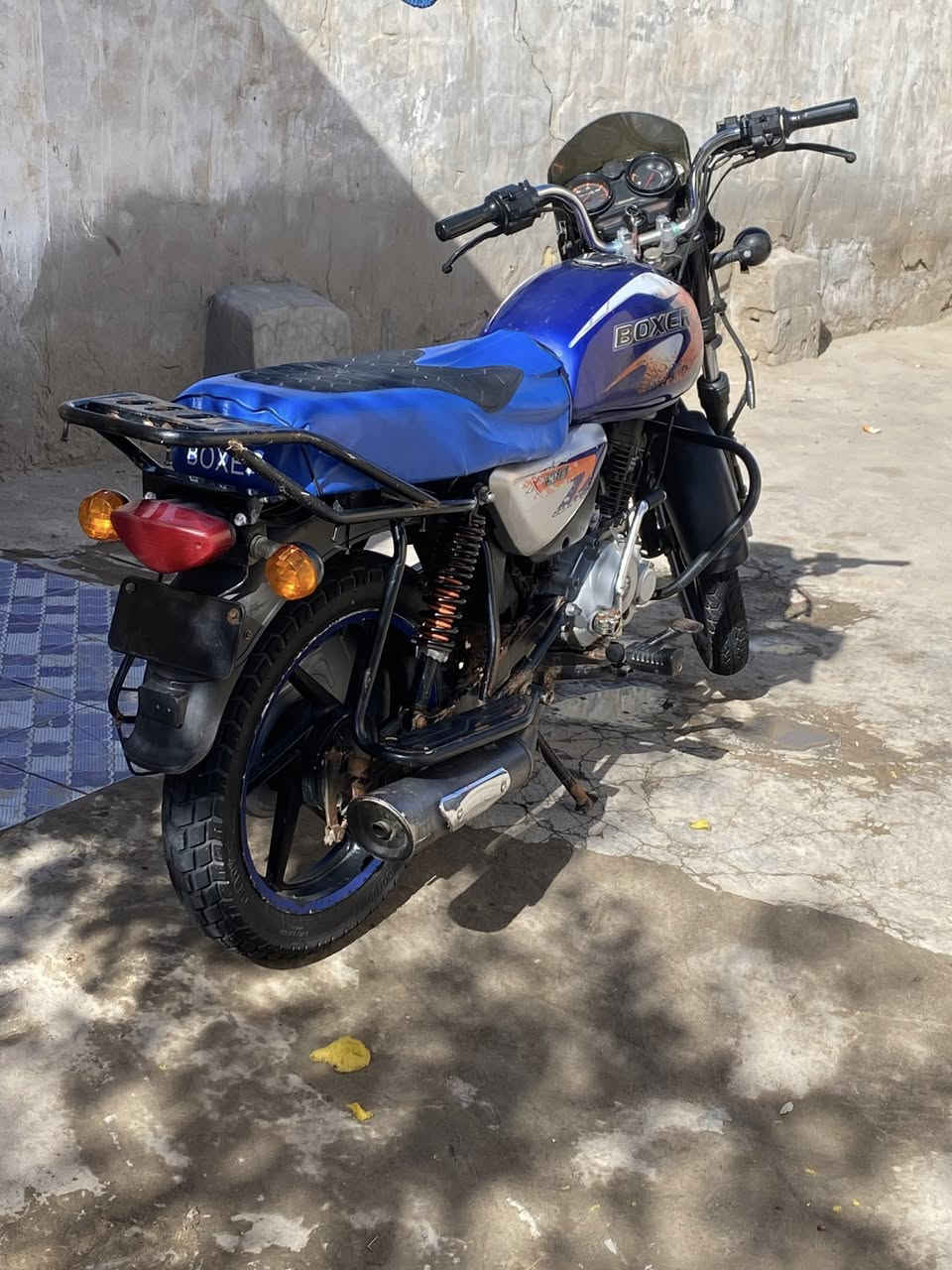 دراجه بوكسر موديل ١٩البيع صولي 
سعر مليون ١٠٠ وبيه مجل مكان ميسان قلعه صالح

***********
