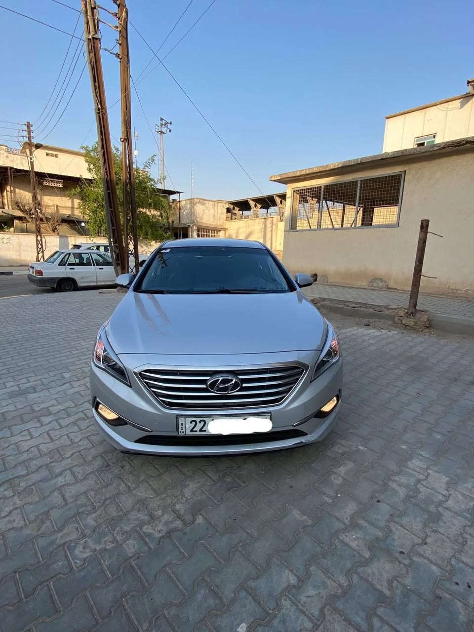 سلام عليكم
سوناته 2017 ادوات ادوات كصه جنطه دخول جديد جاهزه من كل النواحي مكينه كير حداده كفاله تخم تاير تبريد ثلج محرك2400غاز دوش متوئم شمالي نكليزي 
طبق الصل السعر 55$  العنوان البصره الهاتف ***********
