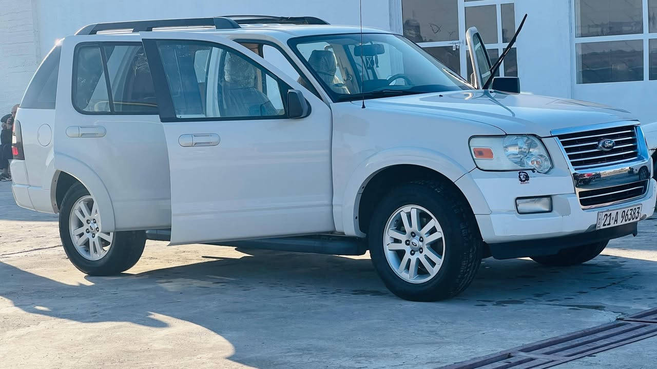 السلام عليكم .فورد اكس بلور شركه نيفا خليجي مكفوله .سياره خير من الله السعر ١٣٠ وبيها مجال مكان السياره تكريت .***********
