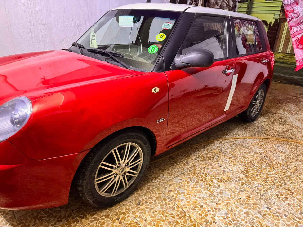 السلام عليكم ليڨان مديل 2013رقم بغداد هزه جديده 
صاحبها الشرعي بل موصل شرط التحويل كربون بيها
سياره بوضع الشركه كلين فقط مبدل بونيد بدون دواخل 
سعر 48(وبيها مجال للطيبين (***********(***********
