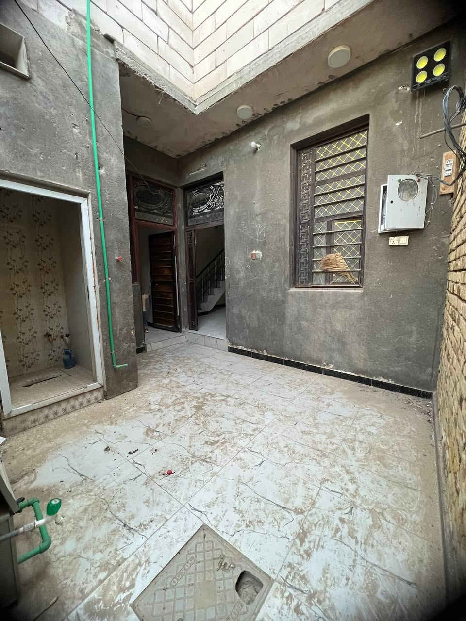 خاص بمكتب عصام للعقار 🏪
بيت للبيع وللايجار 🏠

١٠٠م خلفي طابقين📉

عدد غرف نوم ٣ وصاله وديوانيه ومطبخ وصحيات✅

بناء حديث طابوك السقف صب كونكريت ✅

الطابق الثاني ثرمستون عكاده✅

طابو صرف 🧾

العنوان 📍حي الفداء قرب المدرسه الصينيه 

سعر البيع ٨٠ قابل للتفاوض

اليجاره ٣٠٠ ألف 

للأستفسار☎️***********
