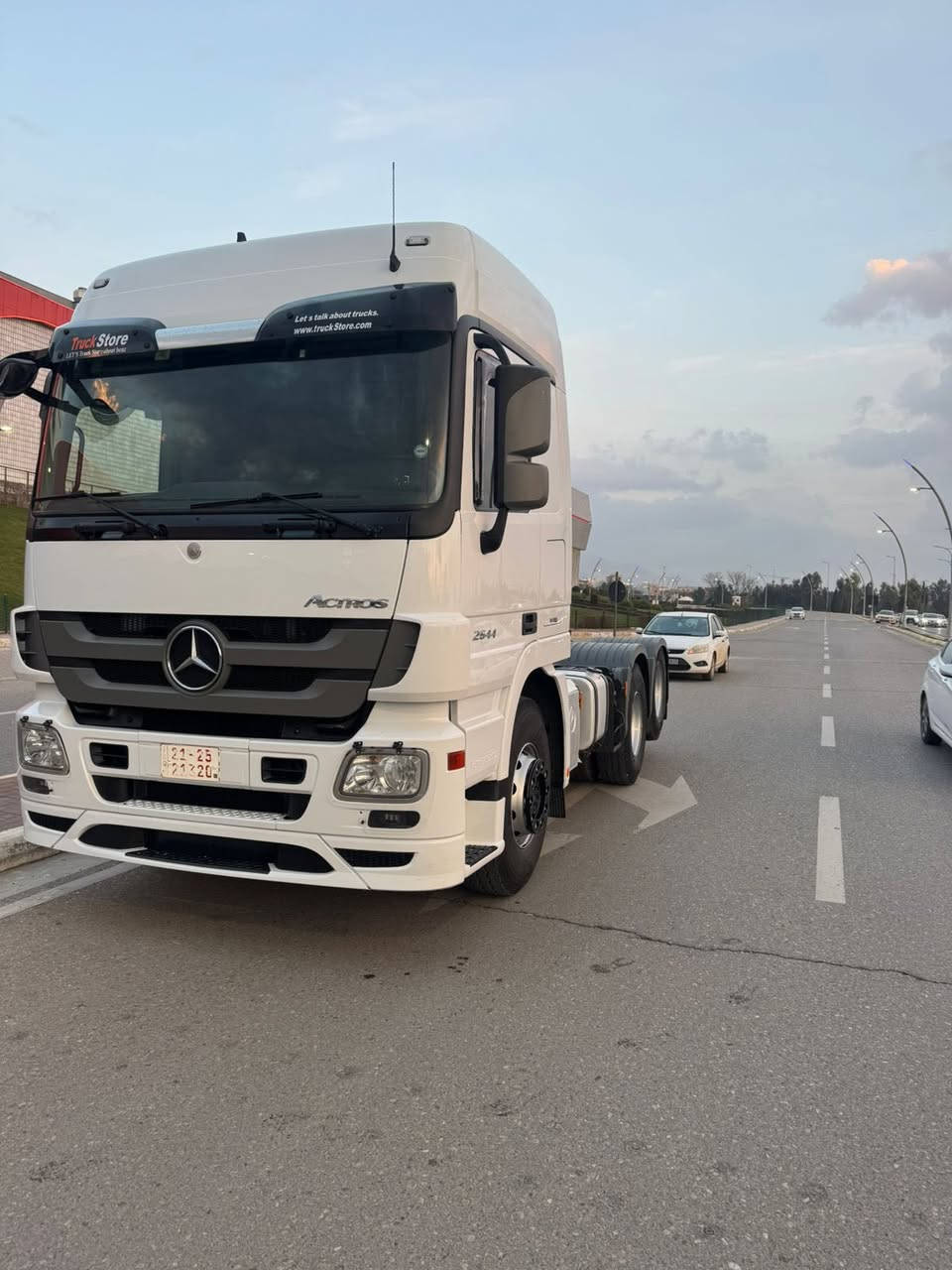 السلام عليكم للبيع اكتروز 2017السيارة ماشية 450حقيقي تخم تاير السيارة مكفولة من الضربة والمعجون فقط صبغ جمالية عام السيارة كاتي تترقم شمالي مكان السيارة سليمانية للاتصال***********
