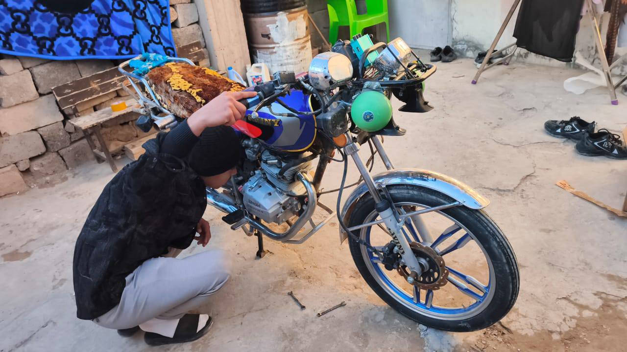 دراجه ايراتي سيفان للبيع
العنوان الجولان الثانيه
800الف 
للاستفسار ***********
