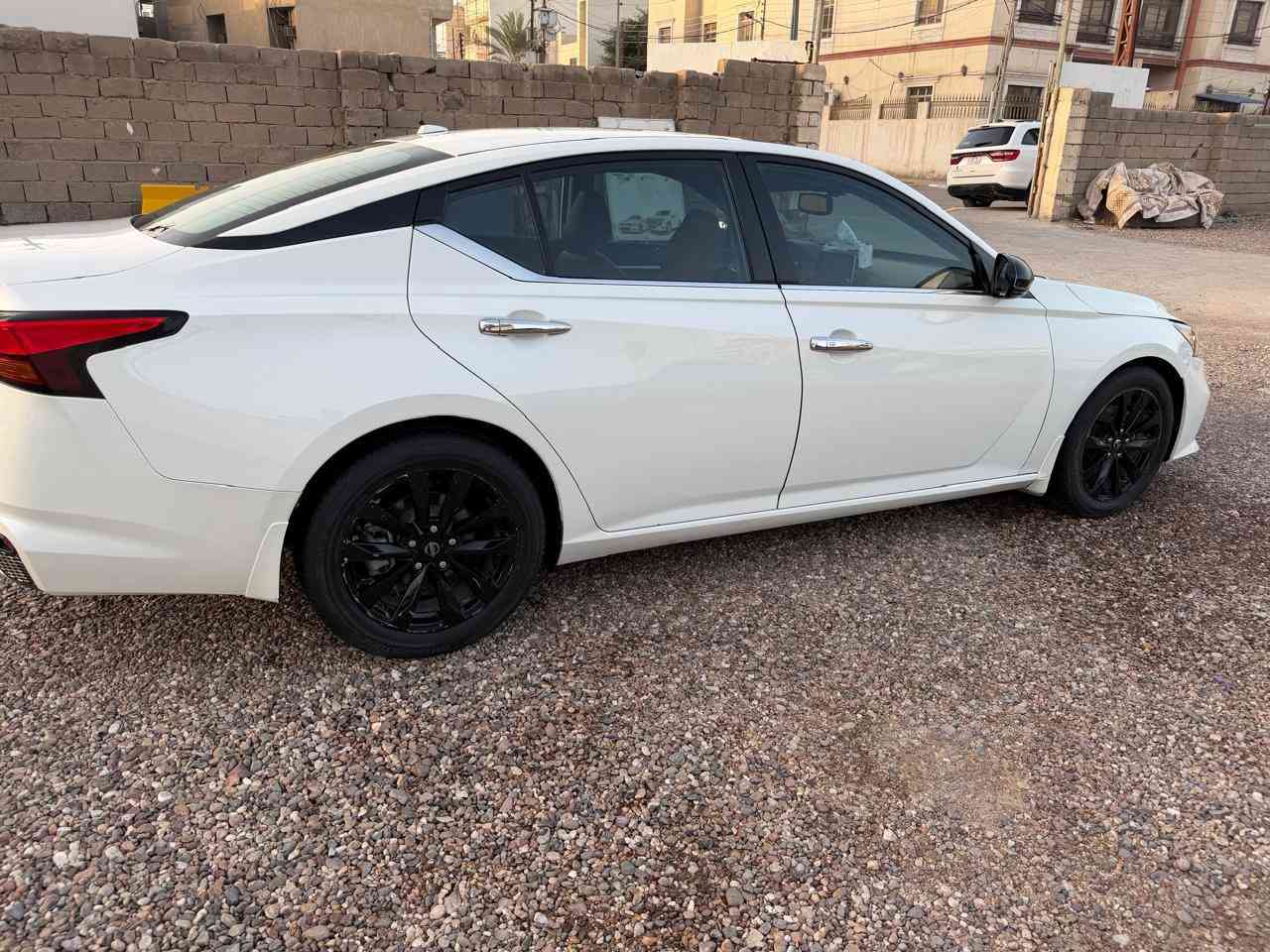 نيسان التيما
معوقين معوقين  رقم بغداد
واردامريكي‌ 
موديل 2021 sv 
محرك 2.5
اللون ابيض
فول مواصفات 
شاشه 
كاميره خلفي
 بصمه تشغيل عن بعد 
كشنات كهربائي 
 رادار امامي حساس 
خلفي لايت ليد زينون 
ويل كروم 
تحكم استيرن 
تحديد سرعه 
بعد هوايه مواصفات بيها
الحادث كما موضح في السونار 
 سياره ماشي 94 الف 
السعر 140 وبيهه مجال 
الاستفسار ***********
