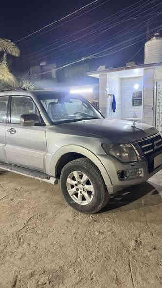 السلام عليكم للبيع باجيرو 2014 محدث 2016 خليجي 
السياره حلوه ومابيها شي ينرادلها ترتيبات بسيطه بيها 5 قطع صبغ فول مواصفات فتحه 3 قطع تبريد كشنات كهرباء فور ويل داخل اسود تخم تاير جديد رقم بغداد تحويل ثاني يوم 
العنوان بـغَداد مدينه الصدر 
السعر 150 وبي مجال 
للأستفسار ***********
