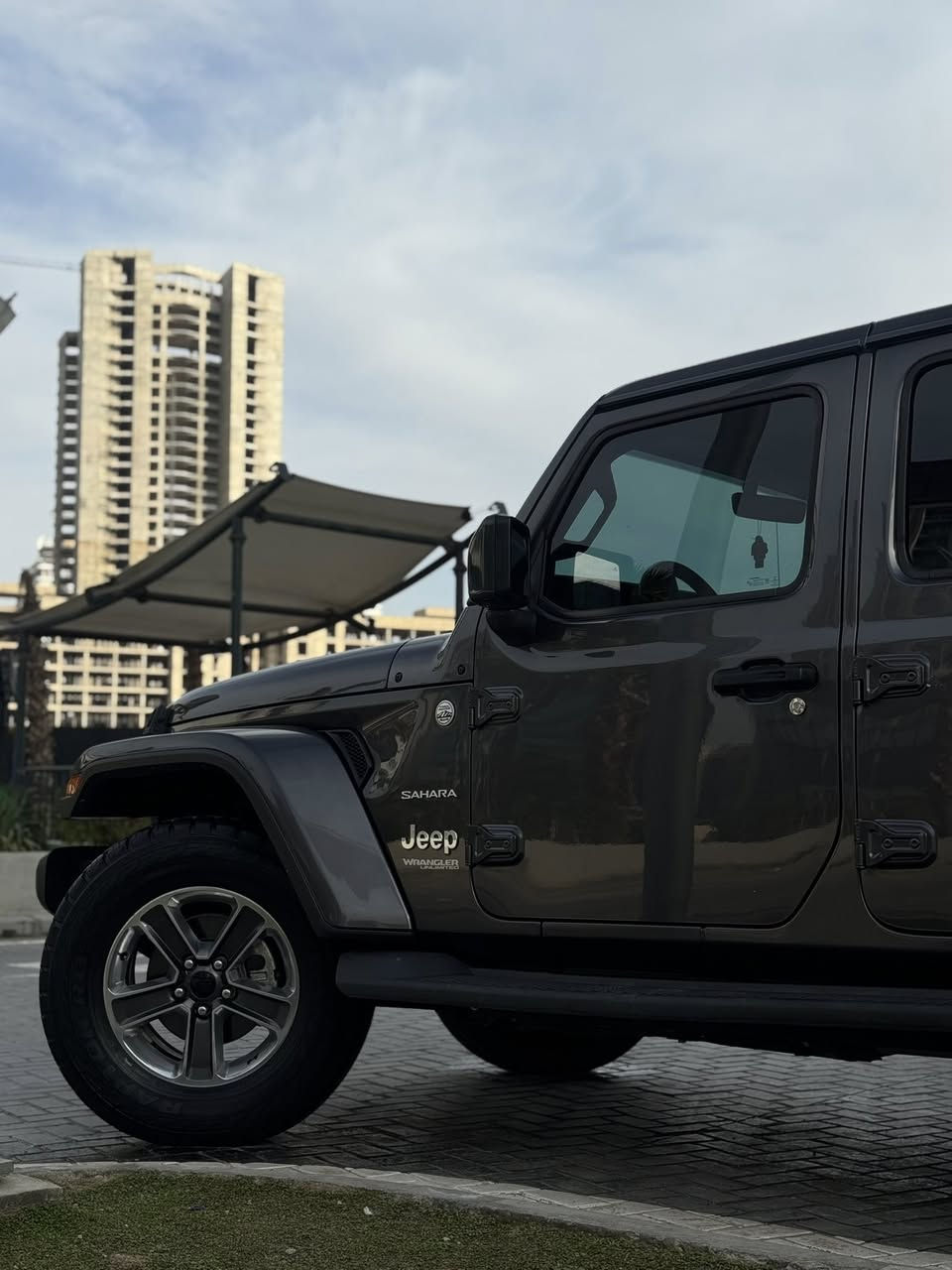 السلام عليكم
ماشاء الله

                JEEP WERNGLAER SAHARA  

جيب رانگلر  اعلى فئه صحارى

.تمتاز بمحرك توربو سعة 2.0 لتر، وتوفر تقنية eTorque الهجينة الخفيفة. 

رقم وسنويه جديد

‏‎الموديل:2021 

‏‎المحرك V4 2000 turbo

‏‎العداد80000 مايل
الضرر نص قطعه صبغ بلجاملغ الخلفي
بدون دواخل بدون ارباك
السياره داخله كليل تايتل اهنا انظربت
كفاله عامه من الدعاميه للدعاميه

شخط رعصه مكفول جديده بمعنى الكلمه

دينار مصروف مابيه شرط التراي والفحص

وين ماتريد تفحص اي سونر يعجبك👍

ملاحضه ❌السياره بيه كتاب تظليل

‏‎المواصفات :
*كشنات جلد

*شاشه كبير

* كامره امامي 

*رادار جانبي مع امامي

*لايت وبك لايت لد اصل شركه

‏‎* دفع رباعي 4x4 .

‏‎* ويل للطرق الوعرة قياس 17 انج. .

‏‎* شاشه 7 أنچ . 

‏‎* كاميرا خلفية مع امكانية التقريب (زوم) .

‏‎* حساسات خلفية .

‏‎* نظام (Auto Break System) مانع تصادم خلفي .

‏‎* مرايا مع خاصية التعتيم الذاتي  .

‏‎* تشغيل عن بعد .

‏‎* دخول ذكي (بصمة) .

‏‎* سقف 3 قطع قابلة للازالة .

‏‎* ابواب قابلة للازالة .

‏‎* زجاج امامي قابل للطي .

‏‎* إضاءة داخل الصندوق الخلفي .

‏‎* ماخذ للتيار الكهربائي .

‏‎* منظومة كاملة للقطر (السحب) . 

‏‎* نظام (Auto Start System) التشغيل والاطفاء الاوتوماتيكي للتوفير في صرف الوقود .

‏‎* محدد سرعة . 

‏‎* تلفون بلوتوث . 

💵💵السعر خاص💵💵

او اي استفسار الاتصال

☎️***********واتساب موجود

☎️***********واتساب موجود
