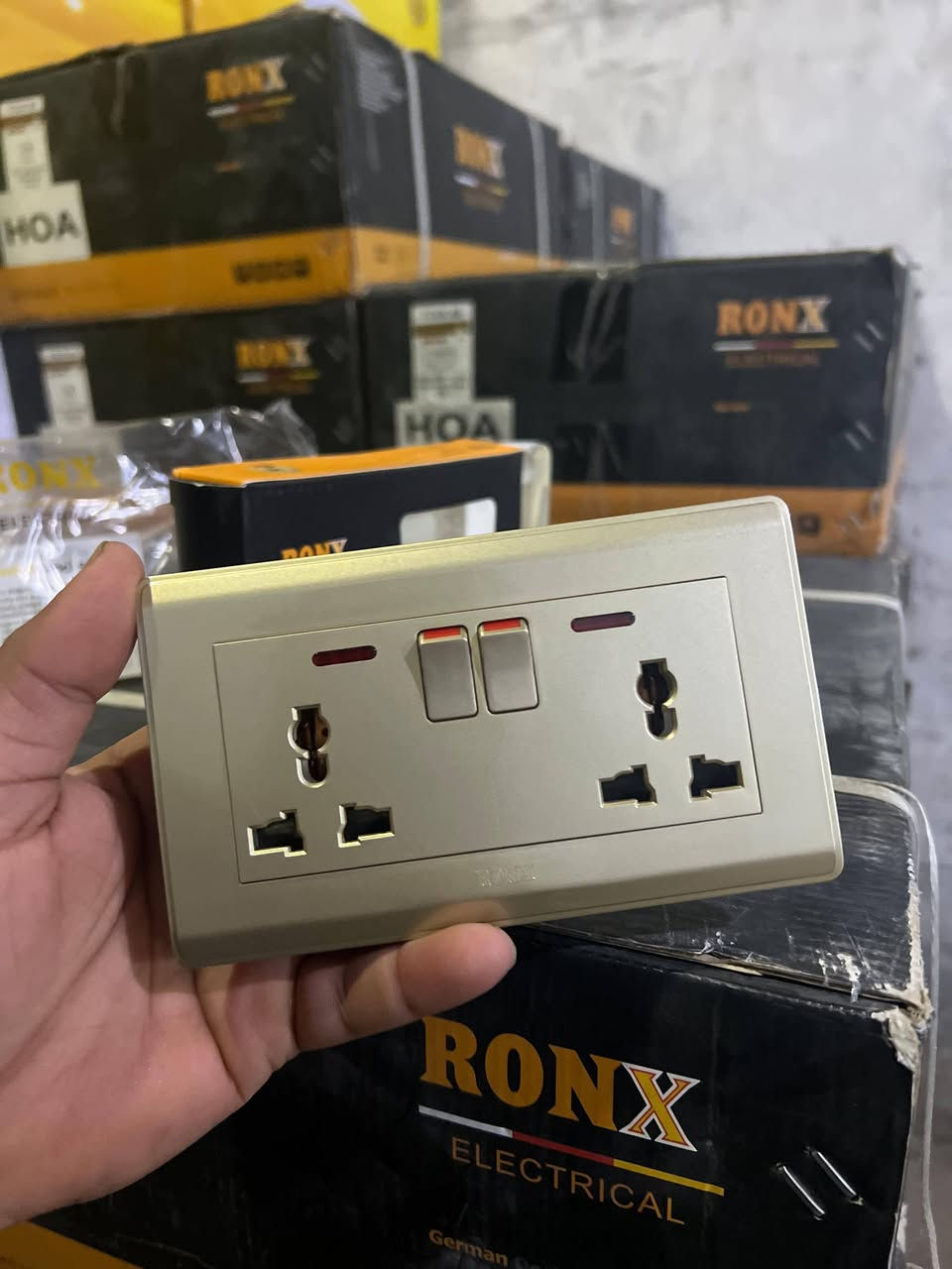 سلام عليكم ورحمه الله وبركاته بلك سويج مزدوج المنشأ ألماني أقل طلب كارتون الكميه محدوده جدا سعر القطعه ب٢٠٠٠تعبئه الكارتون ٦٠قطعه تويصل متوفر لكل المحافظات اخوان لتذكره المنشأ ألماني لتواصل ***********
