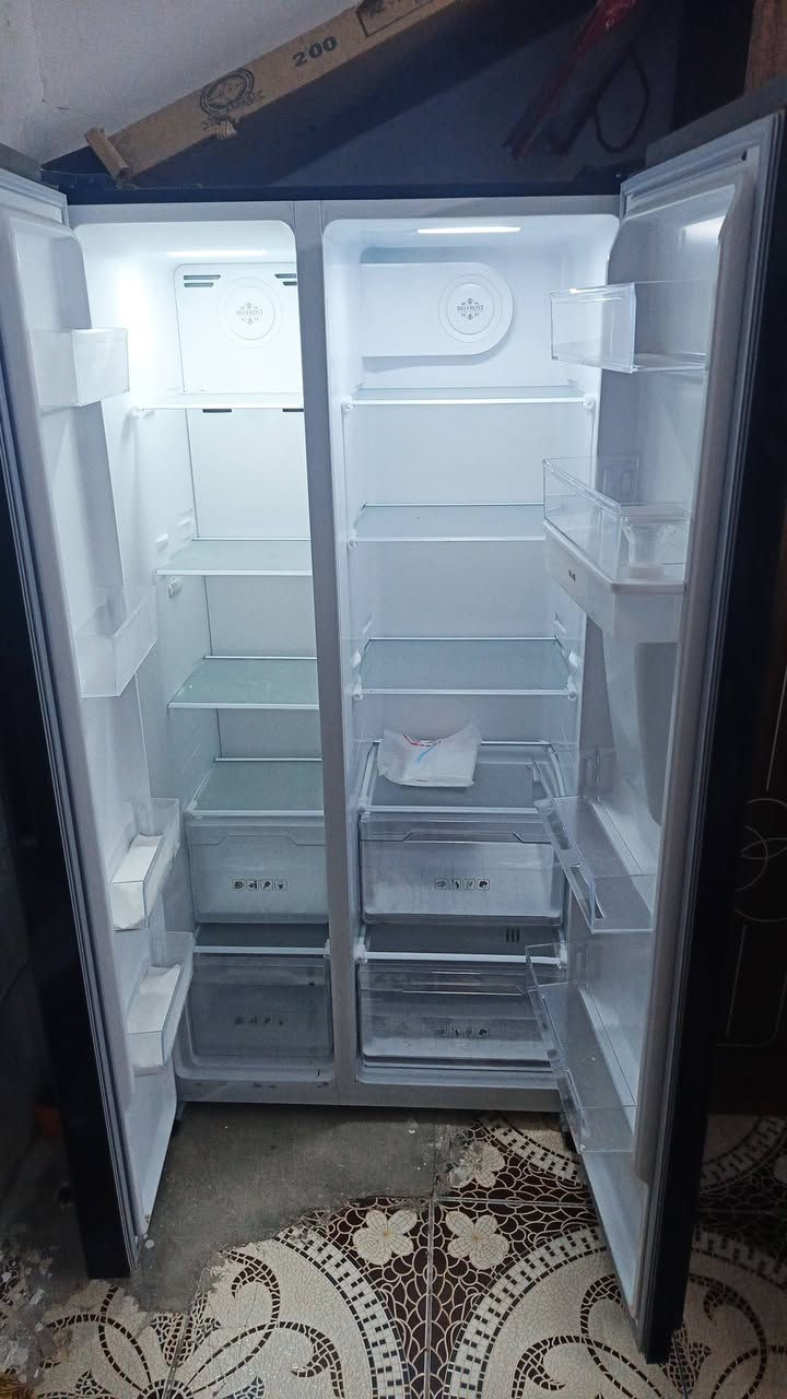 سلام عليكم ثلاجه+مجمده شركه جيرمني ثلاجه وضع شركه ما مستعمله جديده السعر 1.500.000 وبيهه مجال  
***********
