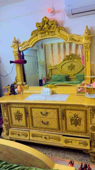 السلام عليكم 
غرفه نوم مصري دمياط اصلي6 قطع 
للبيع  العنوان بغداد مدينه الصدر 
الرقم ***********
