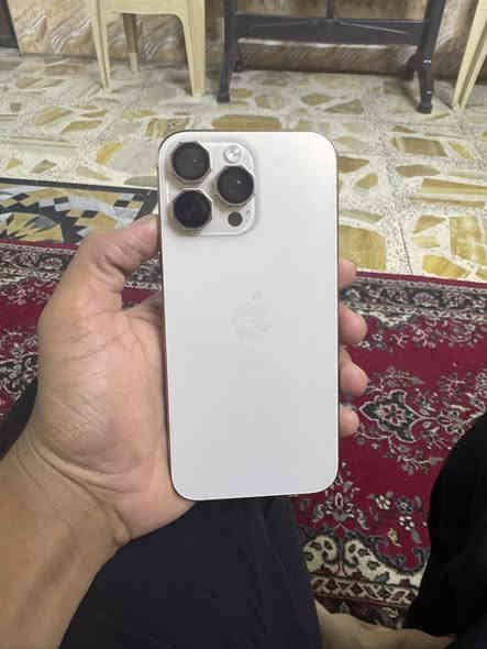 سلام عليكم آيفون ١٦ برو ماكس جهاز لوك كلش نضيف مامبدل ولاقطعة فقط هاذ الخط ال بل شاشة ومامءثر ذاكرة ٢٥٦ بطارية ٩١  السعر ٩١٠ وبي مجال بصيط ***********
