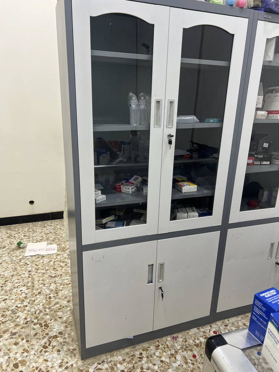 دولاب عدد٢ للبيع
*********** الرقم
