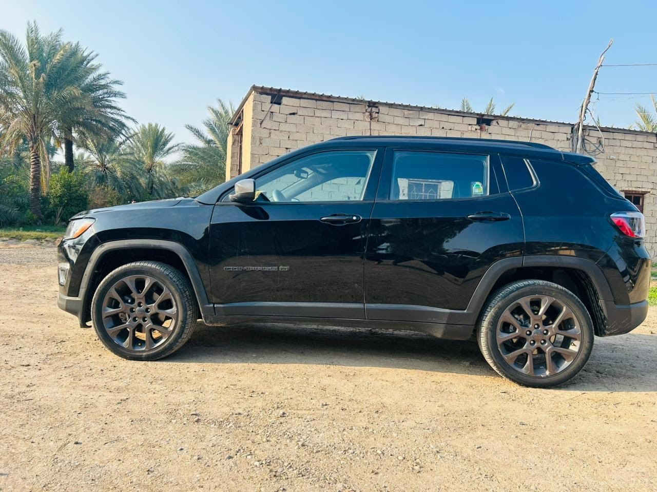 السلام عليكم
جيب كومبارس موديل 2021  
فول مواصفات 
بانوراما 
شاشه كامره
 كشن كهرباء كشنات تدفئه تبريد 
أمريكي ضرر فقط دعاميه   امامي 
رقم شمالي 
سنويه مجدده لل2031
محرك وكير كفاله عامه
السعر المطلوب 168 $ورقه 
للاستفسار الاتصال على الرقم أو الواتس أب 

***********
