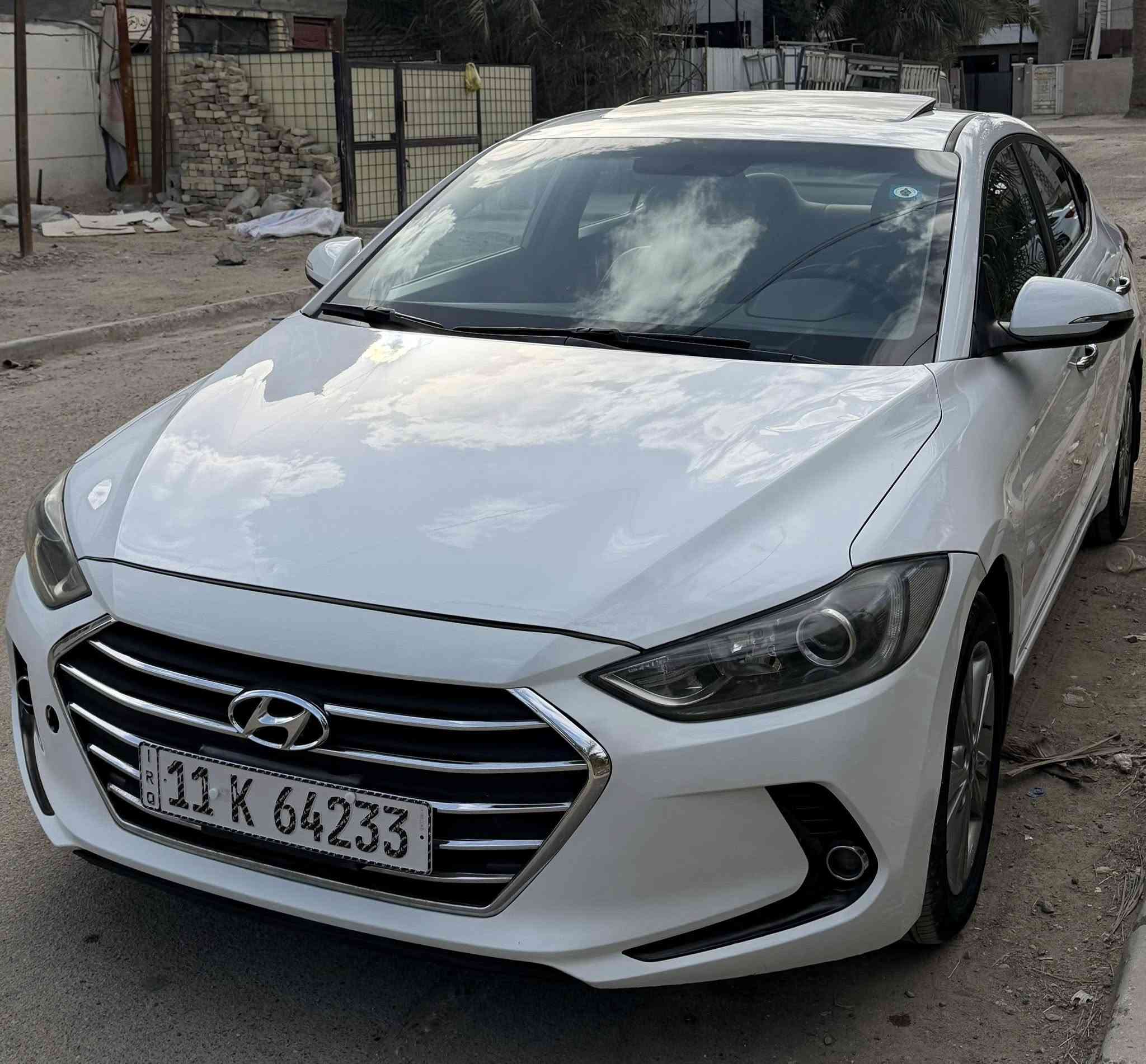 السلام عليكم
النترا خليجي وكالة 2018 
محرك 2000 دوش 
كير صدر تبريد ثلج 
مواصفاتة 
فتحة سقف طكتين 
لد امامي 
داخل صاج 
شاشة وكامرة 
تبريد قطعتين 
تحكم ستيرن 
انظمة قيادة 3 
ارضيات جلد 
لايت عالي ناصي زينون فول 
مري شفط واشاير بل مري 
يدات نيكل وشباك نيكل 
بكلايت لد 
كشنات جلد بلادي ومغلفة جلد 
بيها صبغ نص باب وداير جاملغ خلفي عكس السايق بدون دواخل 
سيارة نظيفة وجاهزة 
هزة ورقم جدد 
سنوية نافذة 2031 
هزة 2027 
جامة جديدة 
مشروع وطني باسمي شخصي 
ماشية 170 الف كيلو 
السعر 140 وبيها مجال بسيط 
***********
