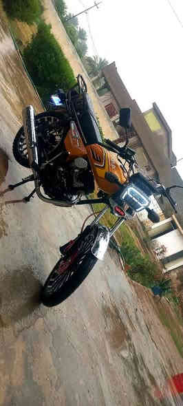 السلام عليكم
دراج للبيع موديل٢٠٢٥ مستخدم شهر فقط اوراقه كامله  تشغيل عند بعد مواصفاته كولش حلوه 
للاستفسار ***********
